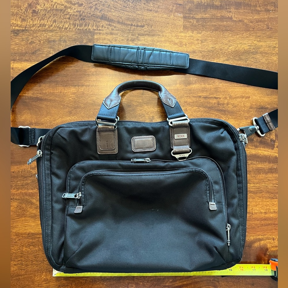 Tumi Messanger Bag— great bag!